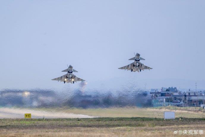 直击！南部战区空军航空兵“空战”演练现场-第1张图片-山东威力重工