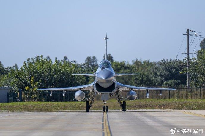 直击！南部战区空军航空兵“空战”演练现场-第5张图片-山东威力重工